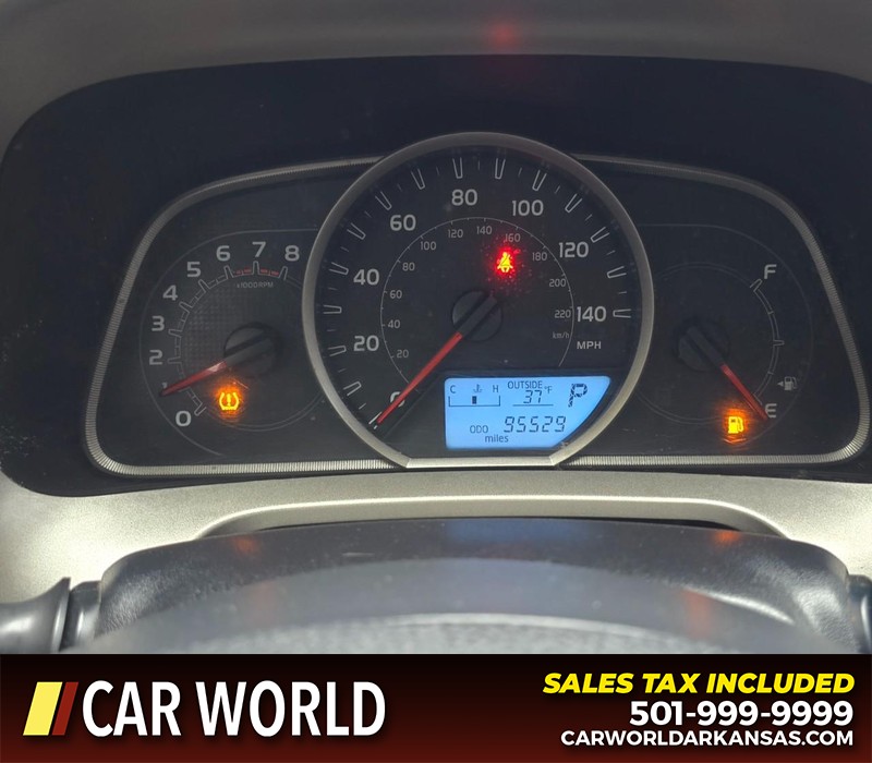 Toyota RAV4 Vehicle Full-screen Gallery Image 17