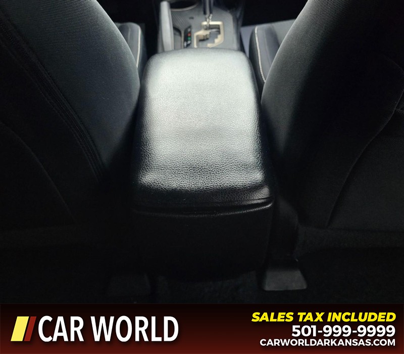 Toyota RAV4 Vehicle Full-screen Gallery Image 19