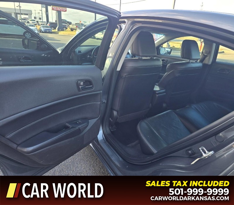 Acura ILX Vehicle Full-screen Gallery Image 9