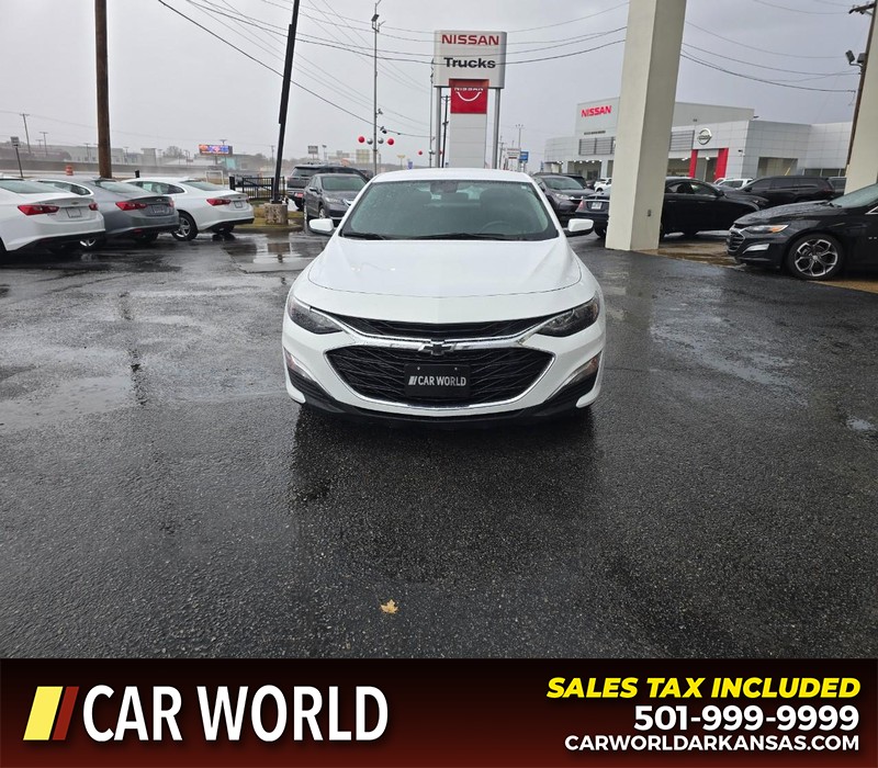 Chevrolet Malibu Vehicle Full-screen Gallery Image 2