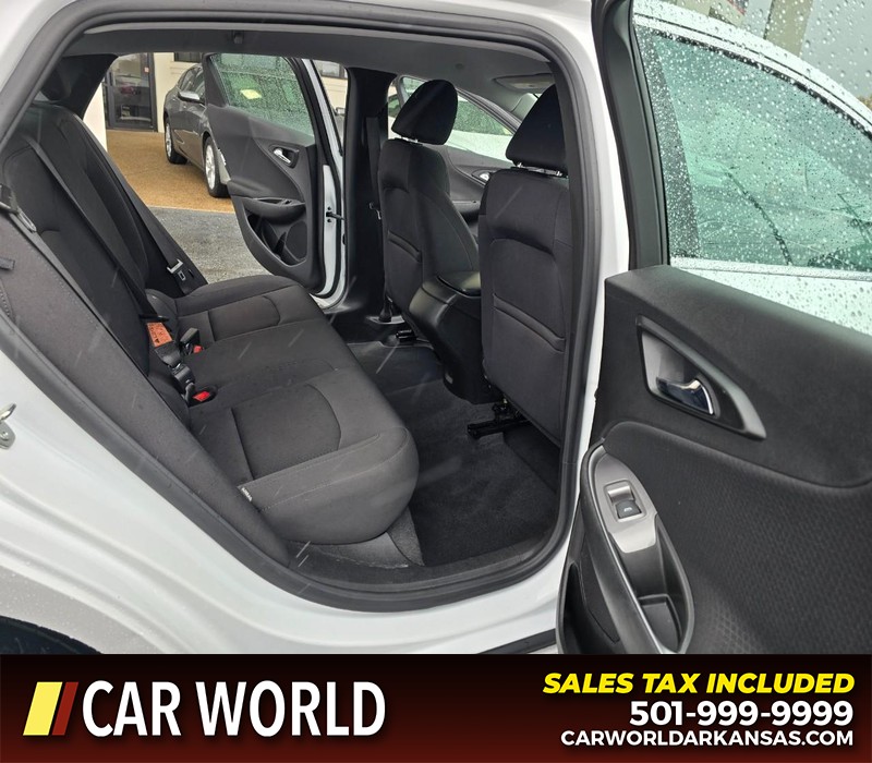 Chevrolet Malibu Vehicle Full-screen Gallery Image 12