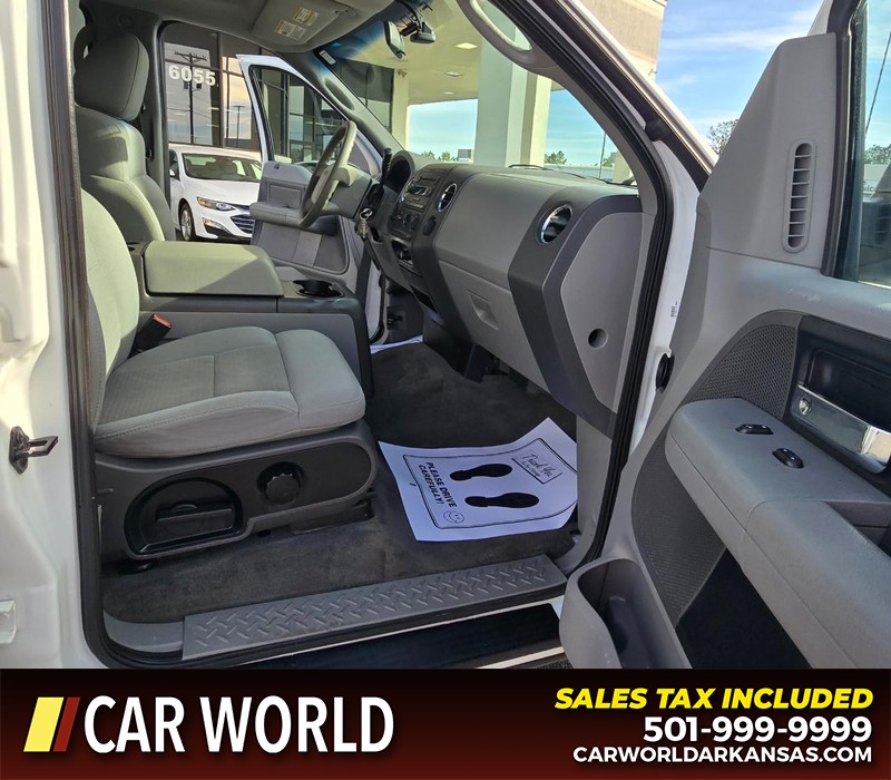 Ford F-150 Vehicle Full-screen Gallery Image 12