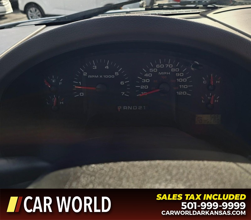 Ford F-150 Vehicle Full-screen Gallery Image 17