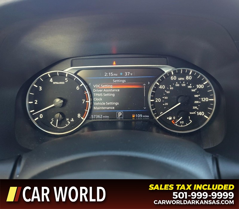 Nissan Altima Vehicle Full-screen Gallery Image 17