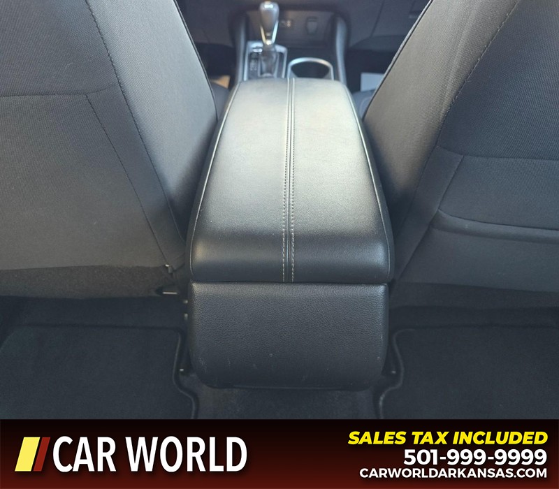 Nissan Altima Vehicle Full-screen Gallery Image 19