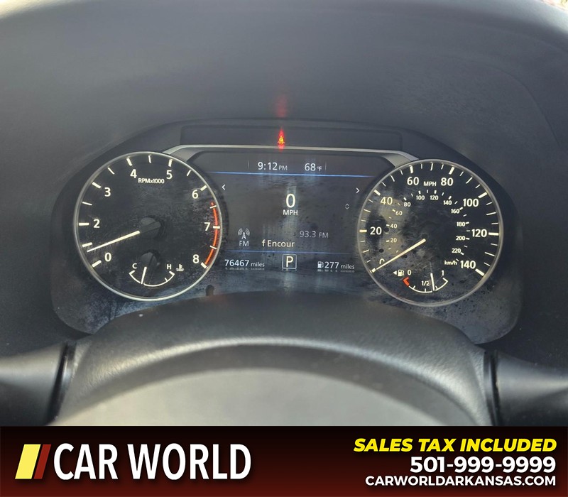 Nissan Altima Vehicle Full-screen Gallery Image 17