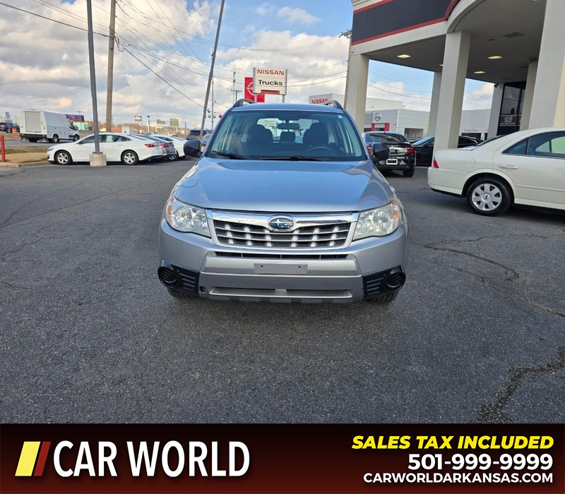 Subaru Forester Vehicle Full-screen Gallery Image 2