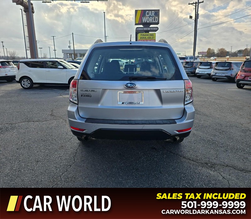 Subaru Forester Vehicle Full-screen Gallery Image 5