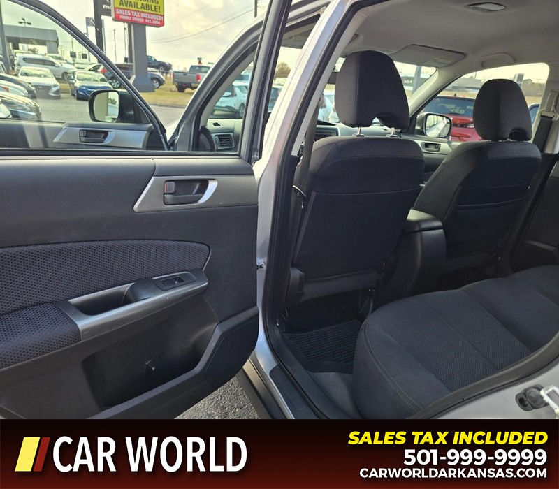 Subaru Forester Vehicle Full-screen Gallery Image 9