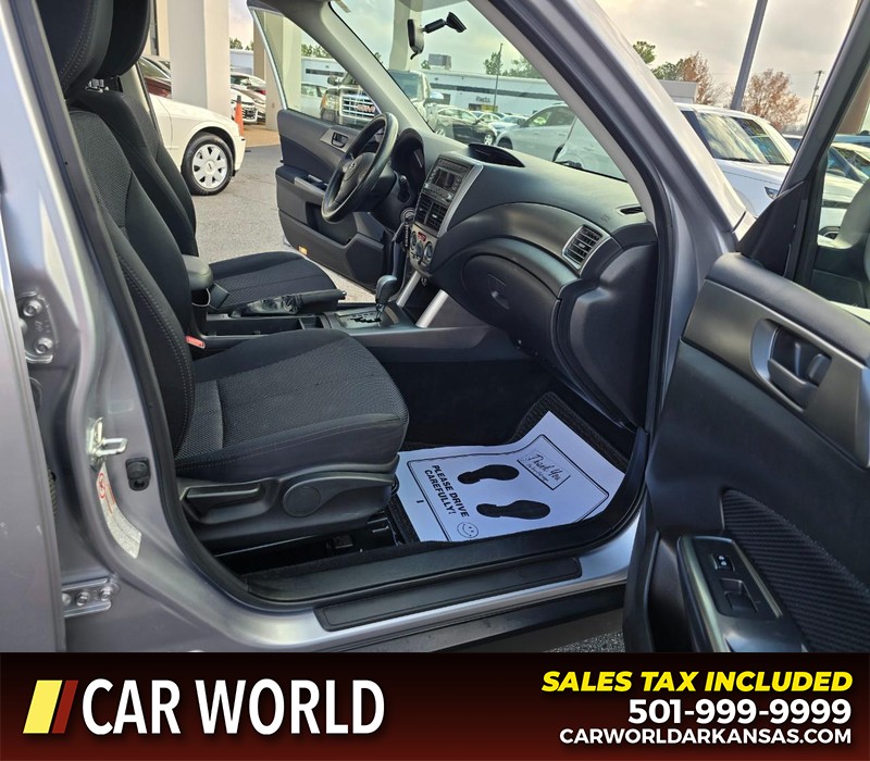 Subaru Forester Vehicle Full-screen Gallery Image 11