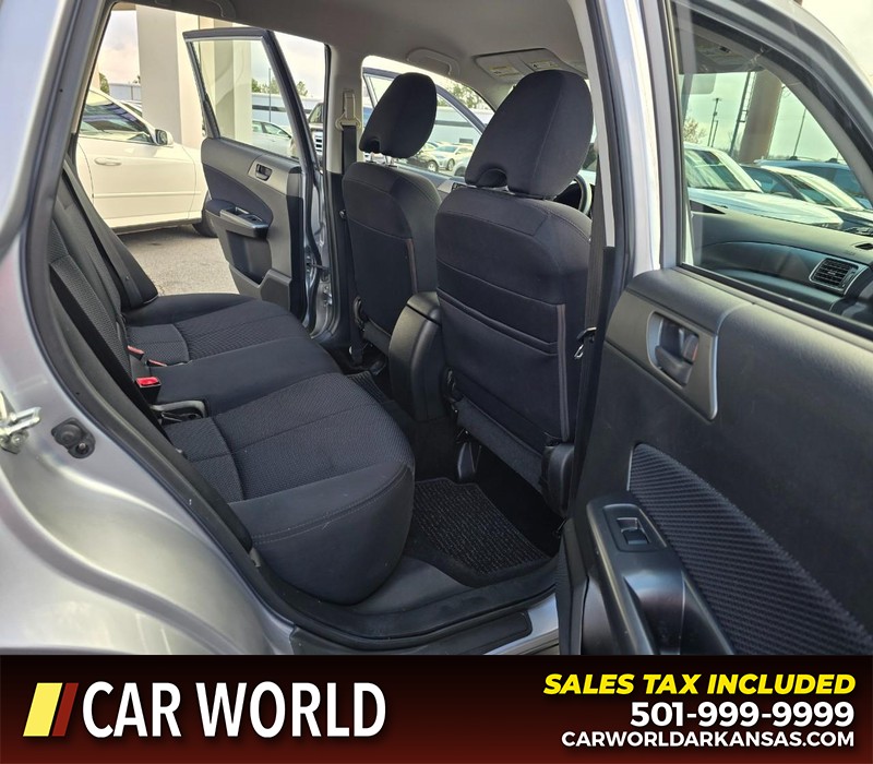 Subaru Forester Vehicle Full-screen Gallery Image 12
