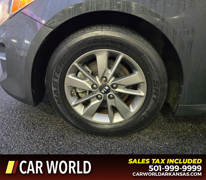 Kia Optima Vehicle Full-screen Gallery Image 6