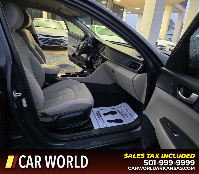 Kia Optima Vehicle Full-screen Gallery Image 11