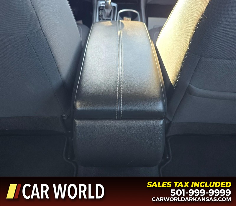 Nissan Altima Vehicle Full-screen Gallery Image 19