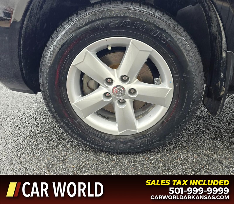 Nissan Rogue Vehicle Full-screen Gallery Image 6