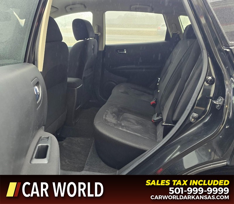 Nissan Rogue Vehicle Full-screen Gallery Image 10