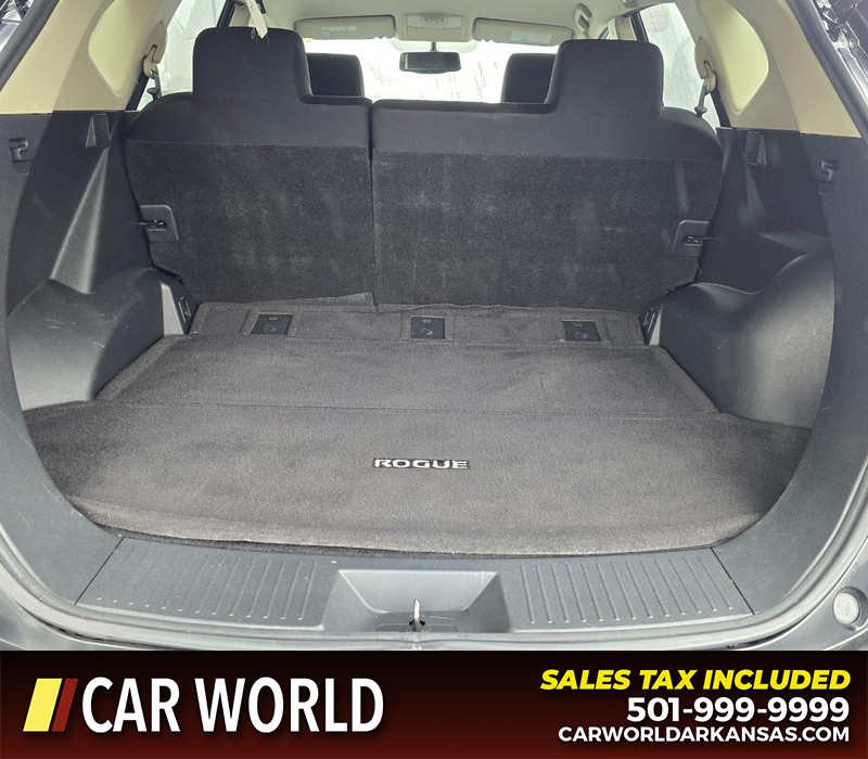 Nissan Rogue Vehicle Full-screen Gallery Image 13