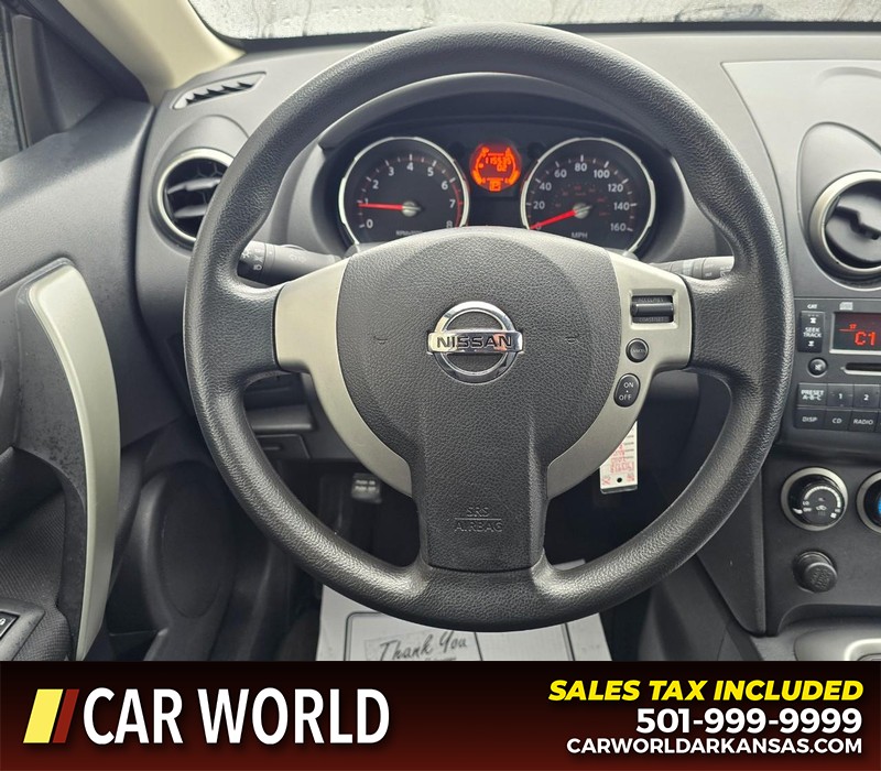 Nissan Rogue Vehicle Full-screen Gallery Image 15