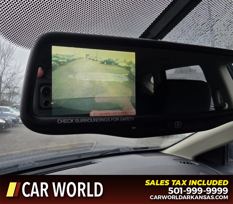 Nissan Rogue Vehicle Full-screen Gallery Image 19