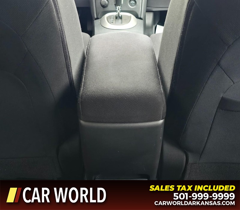 Nissan Rogue Vehicle Full-screen Gallery Image 20