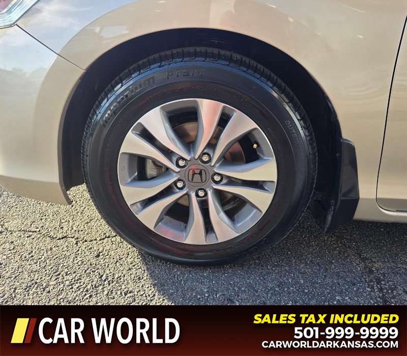 Honda Accord Sedan Vehicle Full-screen Gallery Image 6