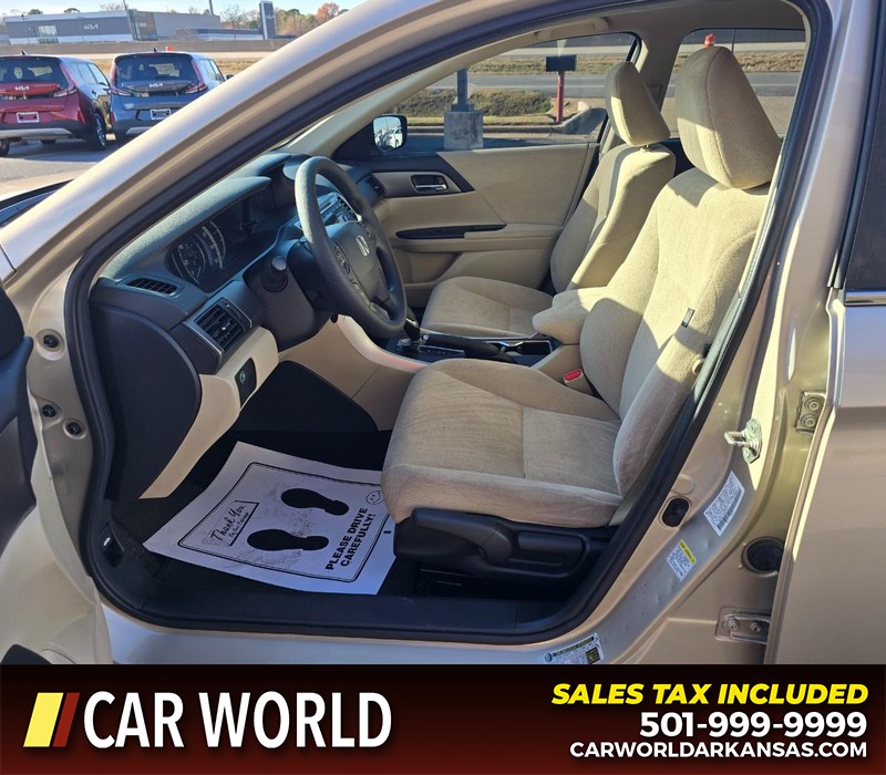 Honda Accord Sedan Vehicle Full-screen Gallery Image 8