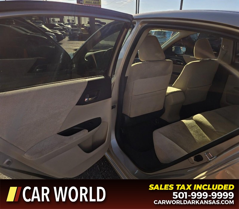 Honda Accord Sedan Vehicle Full-screen Gallery Image 9