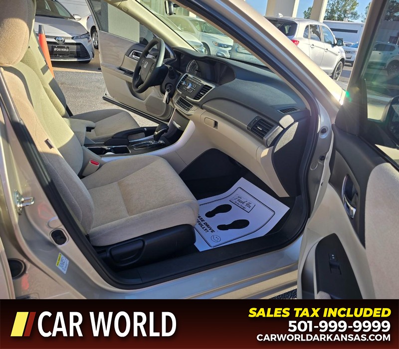 Honda Accord Sedan Vehicle Full-screen Gallery Image 11