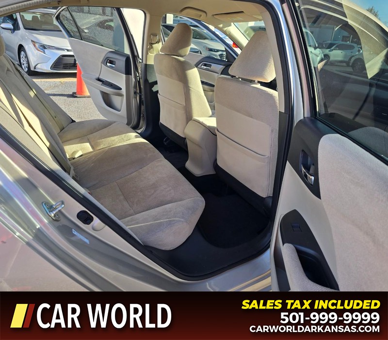 Honda Accord Sedan Vehicle Full-screen Gallery Image 12