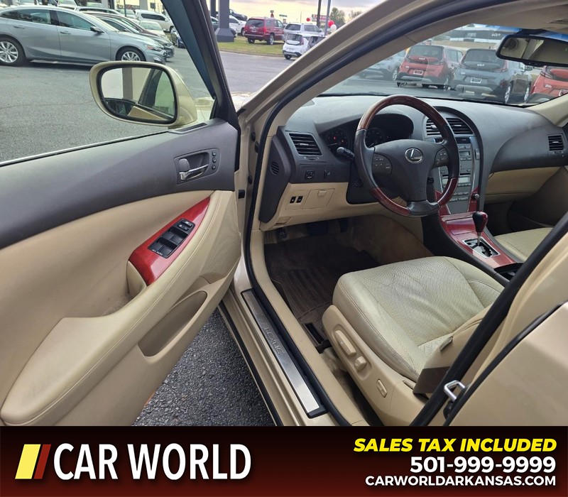 Lexus ES 350 Vehicle Full-screen Gallery Image 7