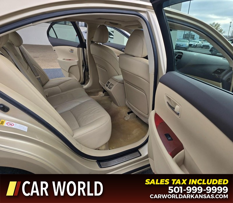 Lexus ES 350 Vehicle Full-screen Gallery Image 12