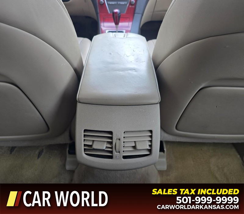 Lexus ES 350 Vehicle Full-screen Gallery Image 19