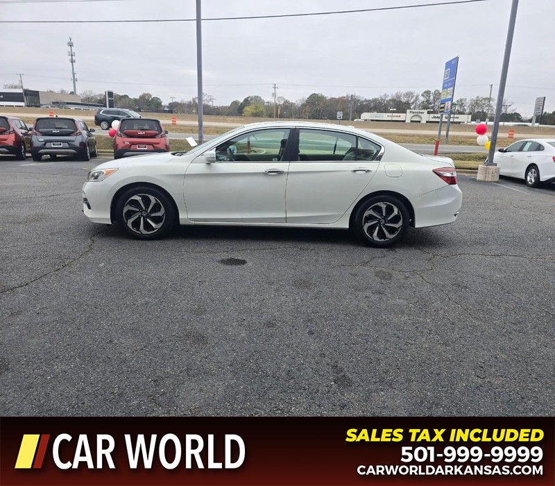 Honda Accord Sedan Vehicle Full-screen Gallery Image 4