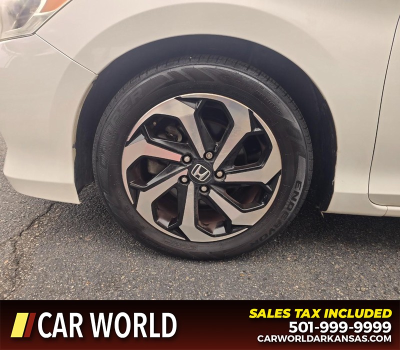 Honda Accord Sedan Vehicle Full-screen Gallery Image 6