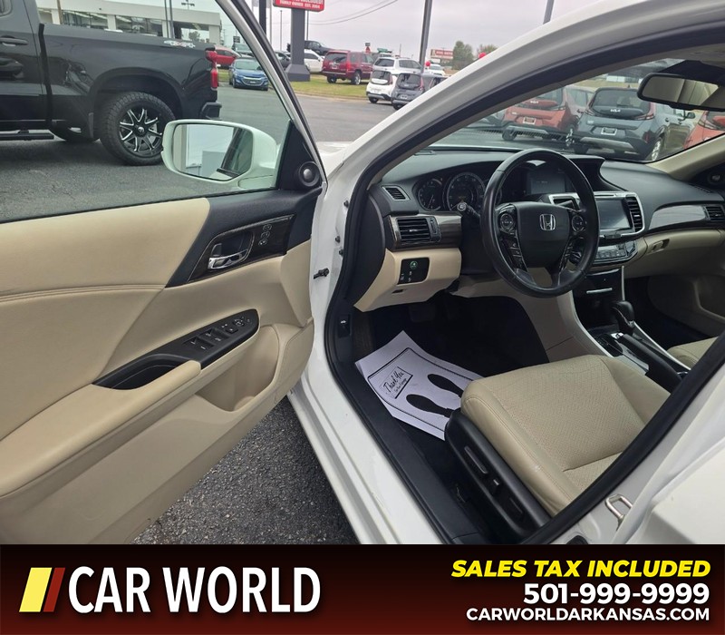 Honda Accord Sedan Vehicle Full-screen Gallery Image 7