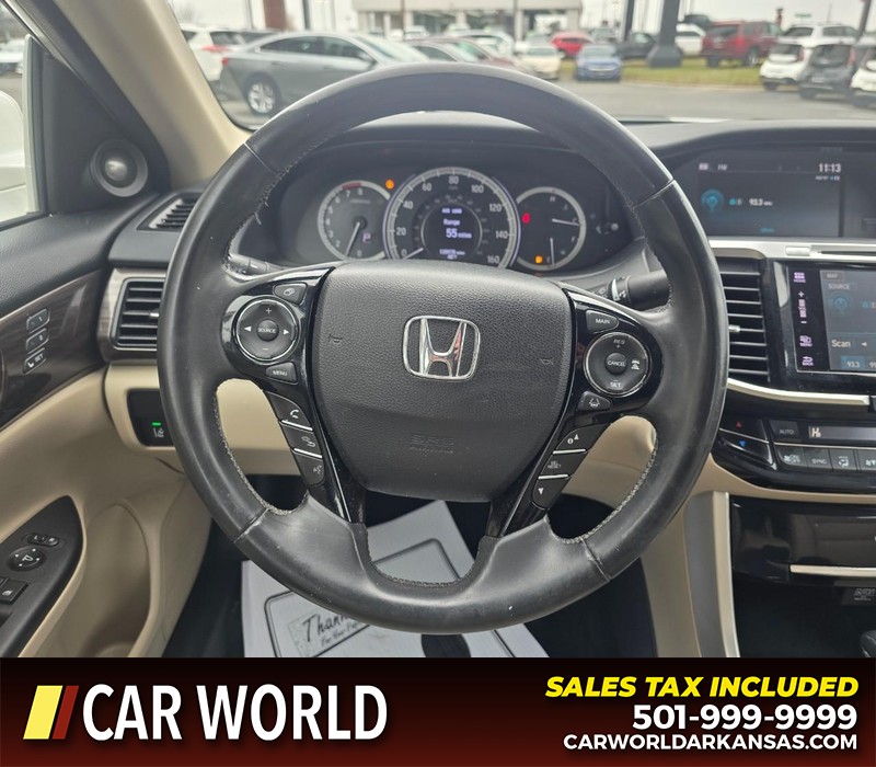 Honda Accord Sedan Vehicle Full-screen Gallery Image 15