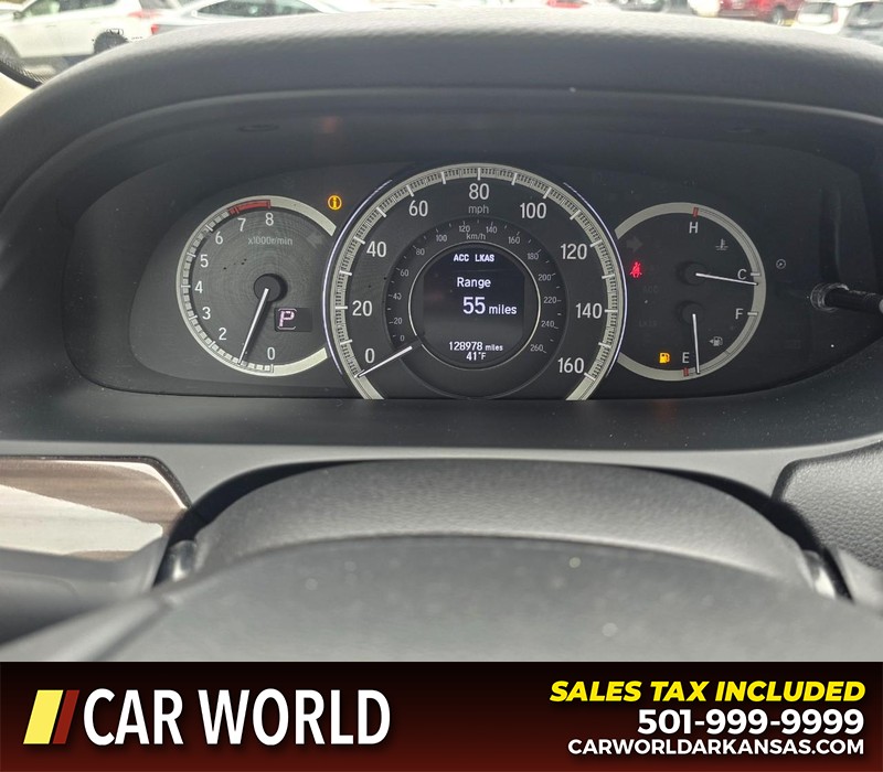 Honda Accord Sedan Vehicle Full-screen Gallery Image 17