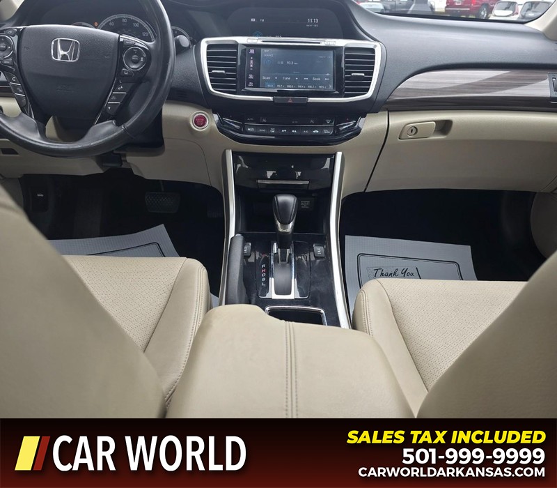 Honda Accord Sedan Vehicle Full-screen Gallery Image 18