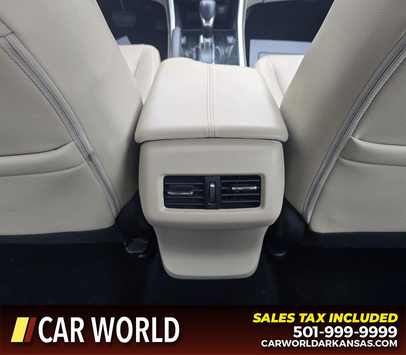Honda Accord Sedan Vehicle Full-screen Gallery Image 21