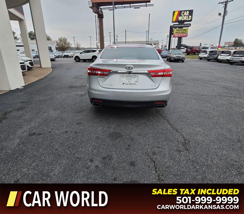 Toyota Avalon Vehicle Full-screen Gallery Image 5