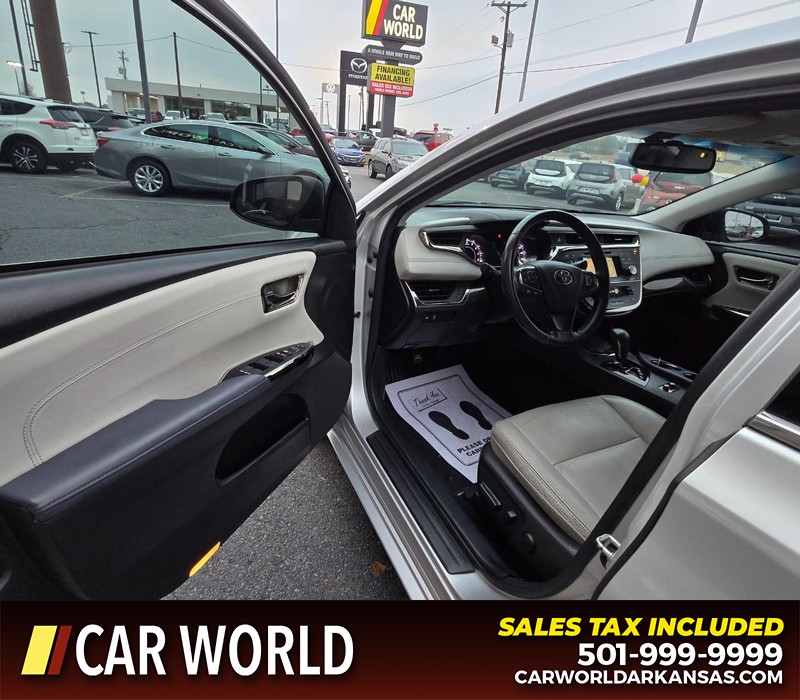 Toyota Avalon Vehicle Full-screen Gallery Image 7