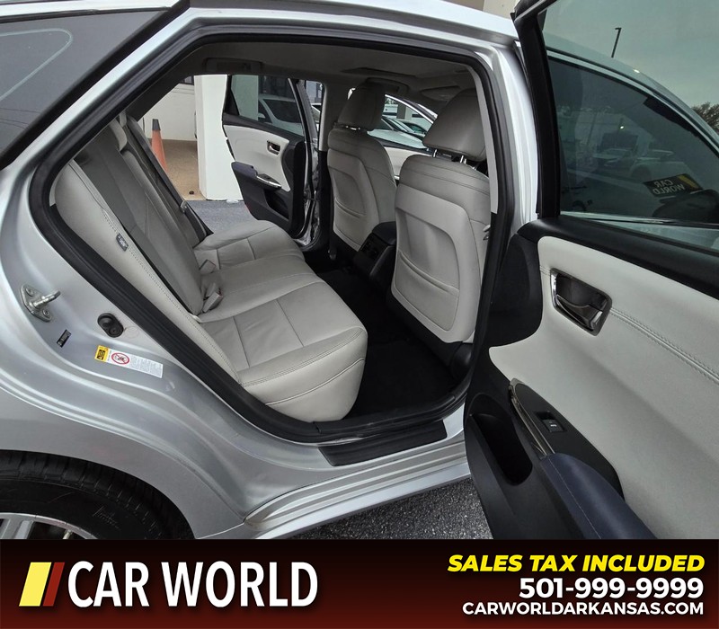 Toyota Avalon Vehicle Full-screen Gallery Image 12