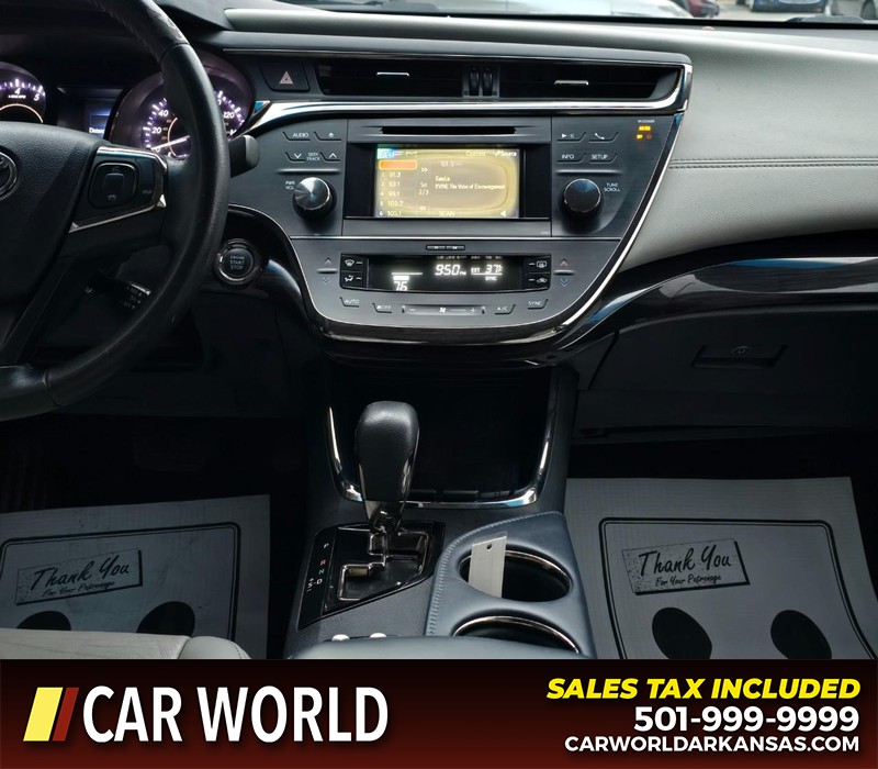 Toyota Avalon Vehicle Full-screen Gallery Image 17