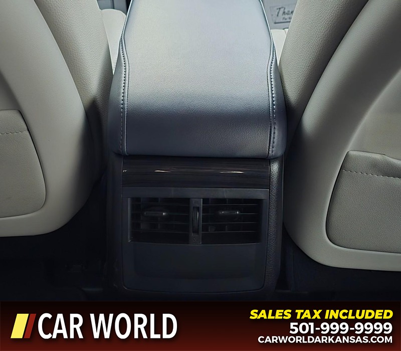 Toyota Avalon Vehicle Full-screen Gallery Image 20