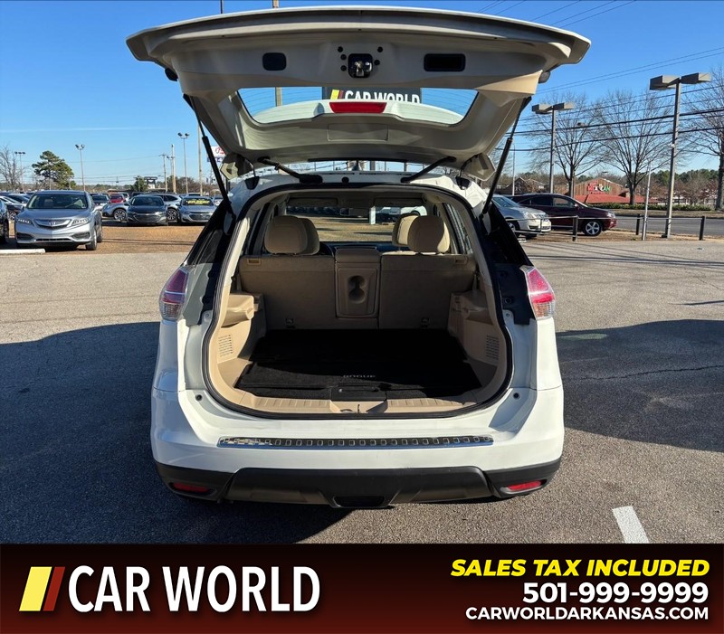 Nissan Rogue Vehicle Full-screen Gallery Image 5