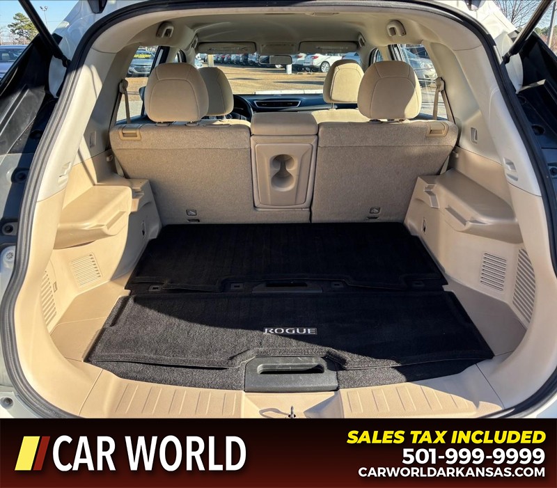 Nissan Rogue Vehicle Full-screen Gallery Image 6