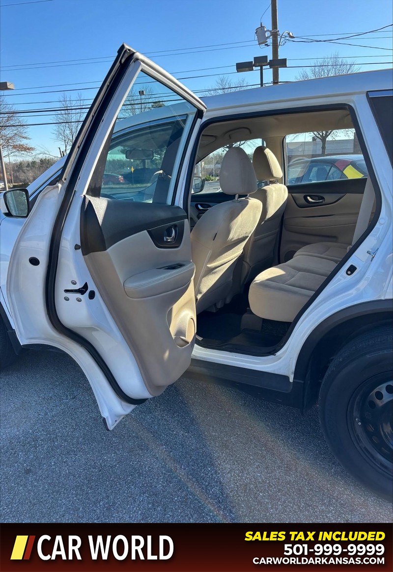 Nissan Rogue Vehicle Full-screen Gallery Image 14