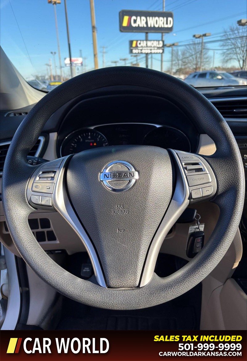 Nissan Rogue Vehicle Full-screen Gallery Image 19