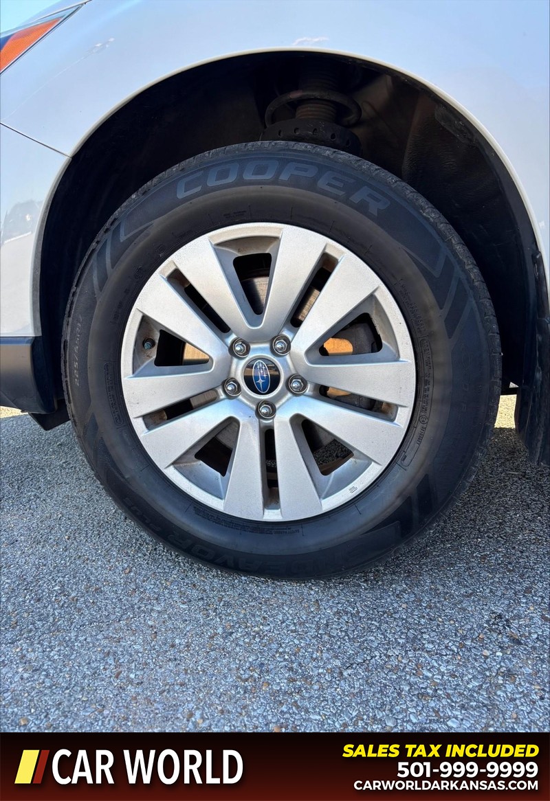 Subaru Outback Vehicle Full-screen Gallery Image 11