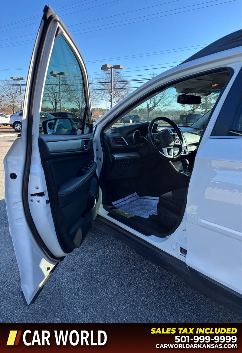 Subaru Outback Vehicle Full-screen Gallery Image 12